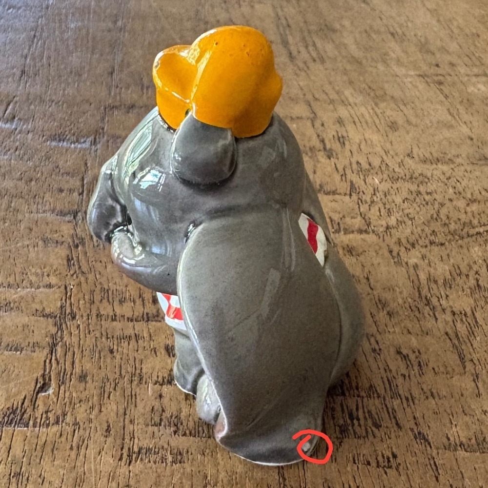 Disney Dumbo Ceramic Figurine Japan Gray Elephant Yellow Hat 2 Inch Vintage - Picture 8 of 8